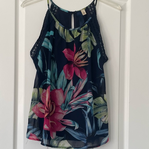 Francesca’s Sleeveless Floral 🌺 blouse S - Picture 5 of 6
